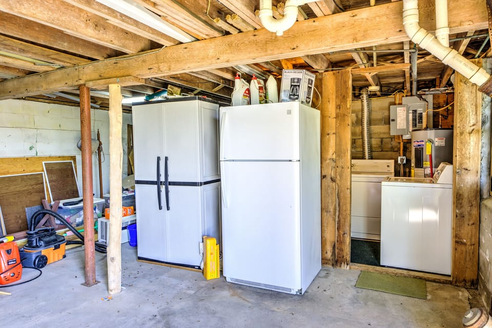 Basement w/ washer/dryer- 4 Salt Marsh Road