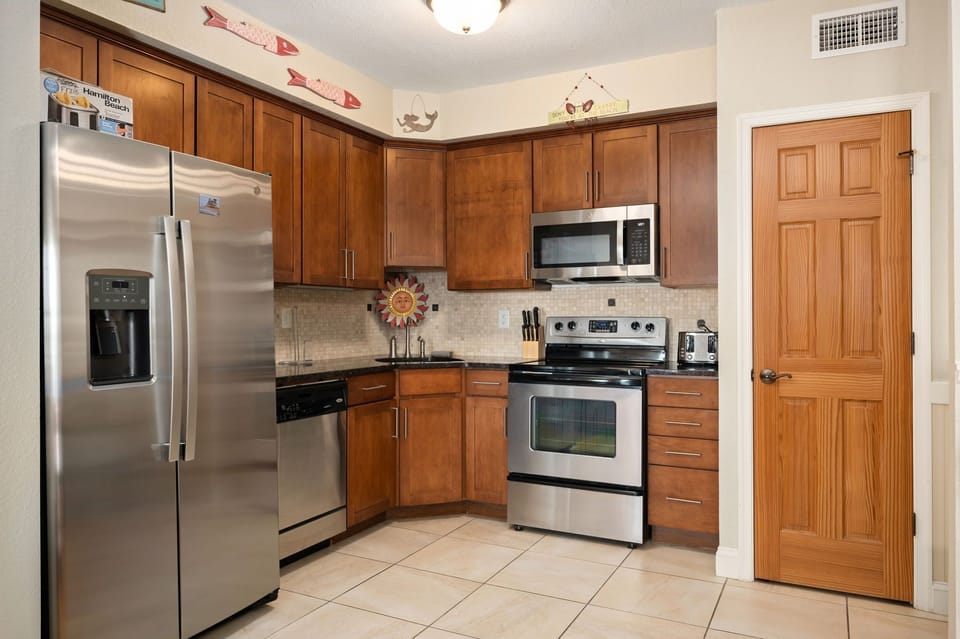 FF215: First Flight Retreat 215 | Kitchen Area