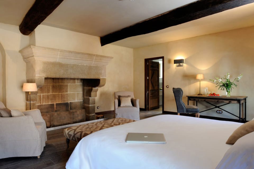 Suite | Minibar, in-room safe, desk, iron/ironing board