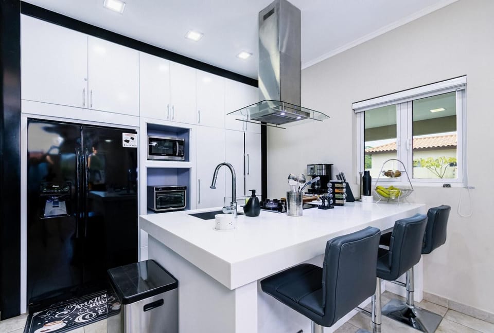 Luxury & New ~ 5*Location ~ Pool ~ Outdoor Kitchen (11176)