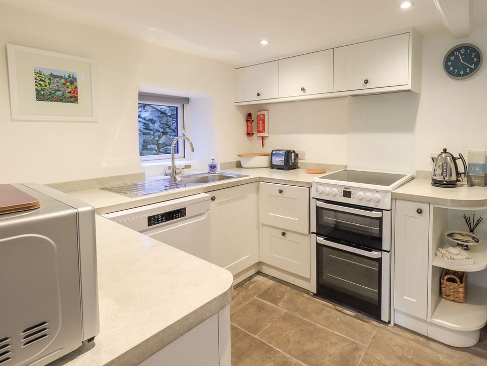Fridge, dishwasher, electric kettle, cookware/dishes/utensils