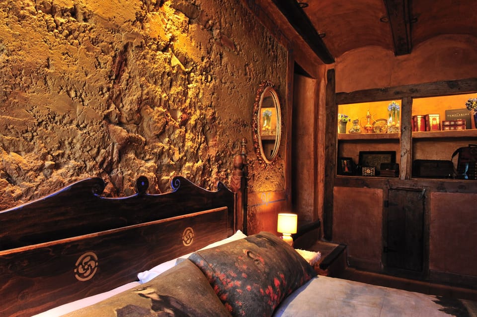 Suite (Tour Magdala) | Blackout drapes, free WiFi