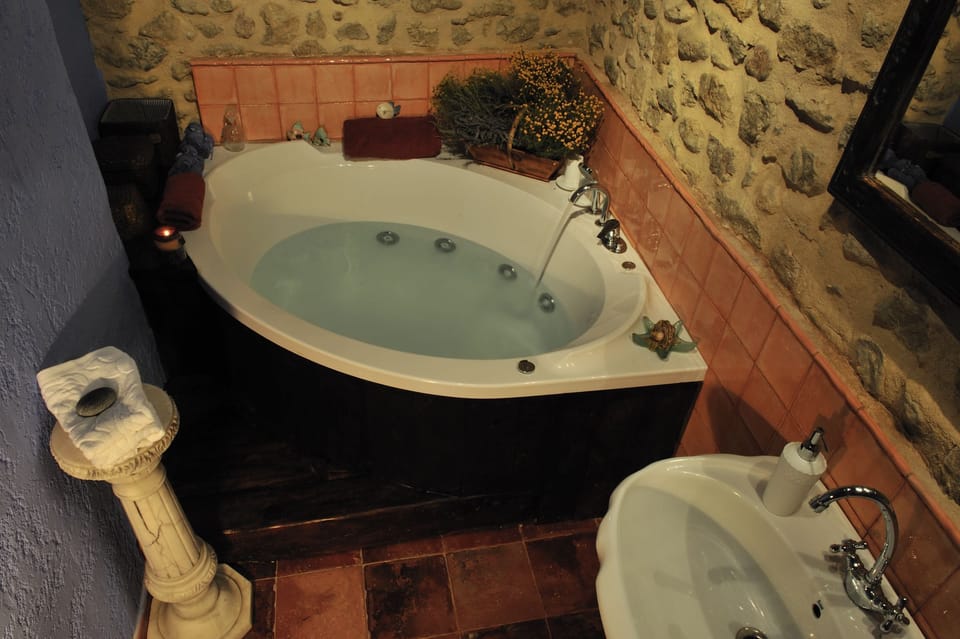 Jetted tub