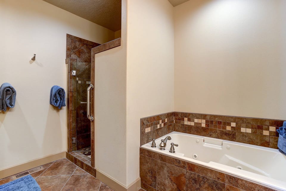 With 4 full bathrooms everyone has ample privacy.