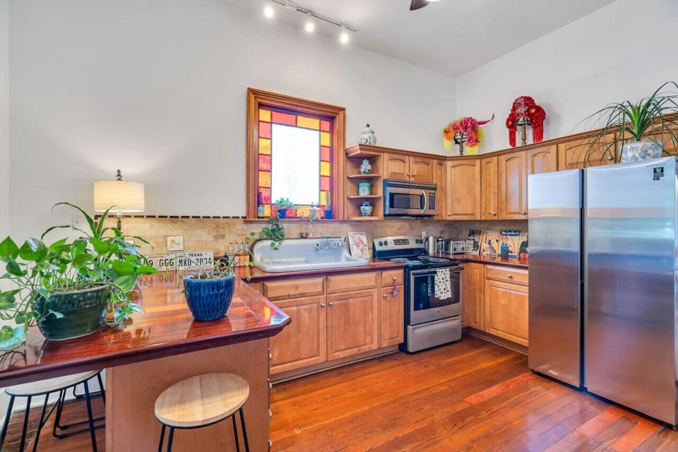 Dining area - Kitchen