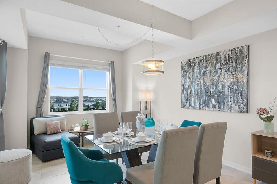 Dining Room!#Disney #Parks #kingdom #springs #StoreyLake #Apartment #Vacation #Rental #waterpark #Kissimmee #Orlando #universal #citywalk