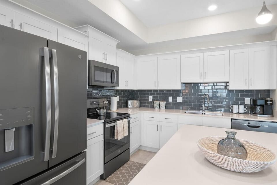 Fully Equipped Kitchen#Disney #Parks #kingdom #springs #StoreyLake #Apartment #Vacation #Rental #waterpark #Kissimmee #Orlando #universal #citywalk