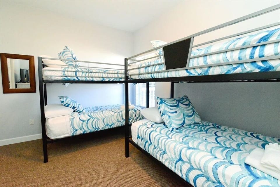 Bunk room #2 - sleeps 4