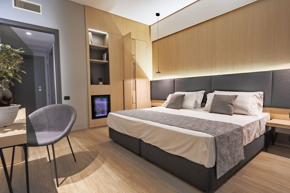Superior Double Room, Balcony, Sea View | In-room safe, desk, free WiFi, bed sheets