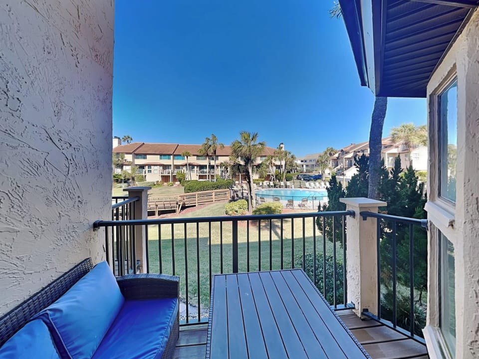 Condo (2 Bedrooms) | Property amenity
