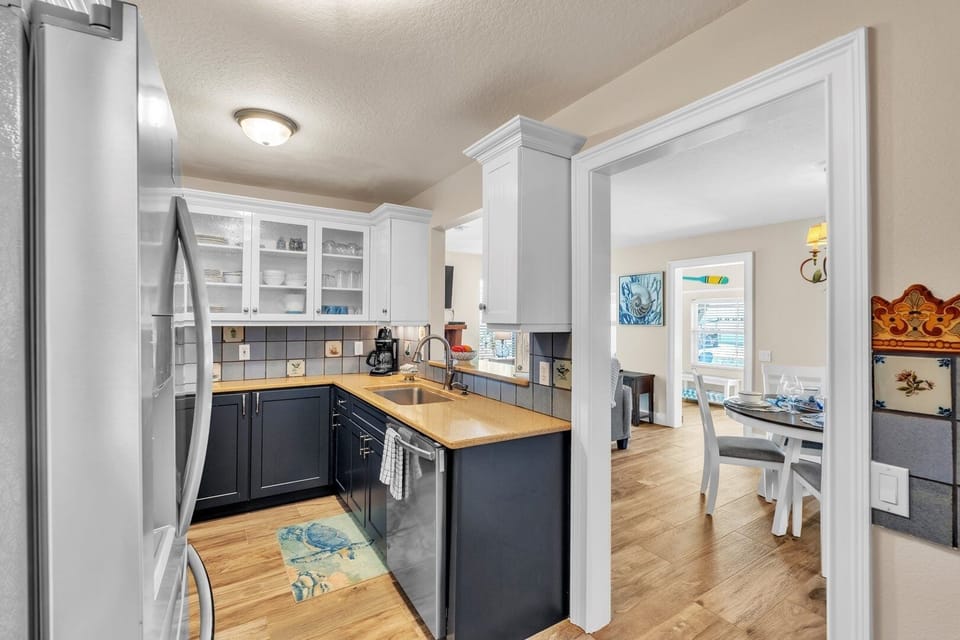 House, 2 Bedrooms | Private kitchen | Coffee/tea maker, fridge, toaster