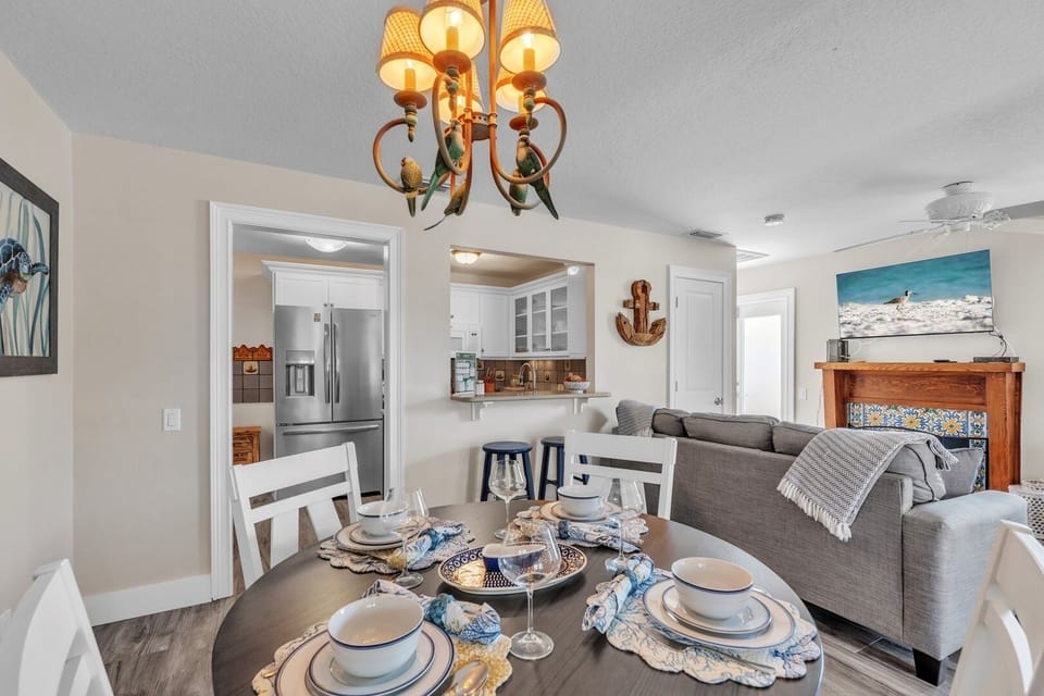 House, 2 Bedrooms | Dining