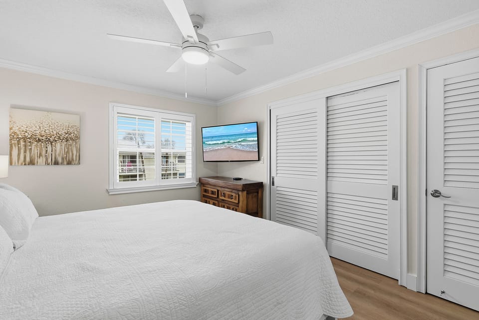 Guest bedroom