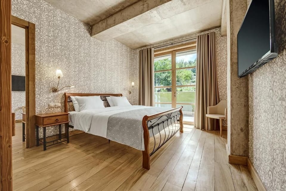 Family Room | Hypo-allergenic bedding, minibar, in-room safe, blackout drapes