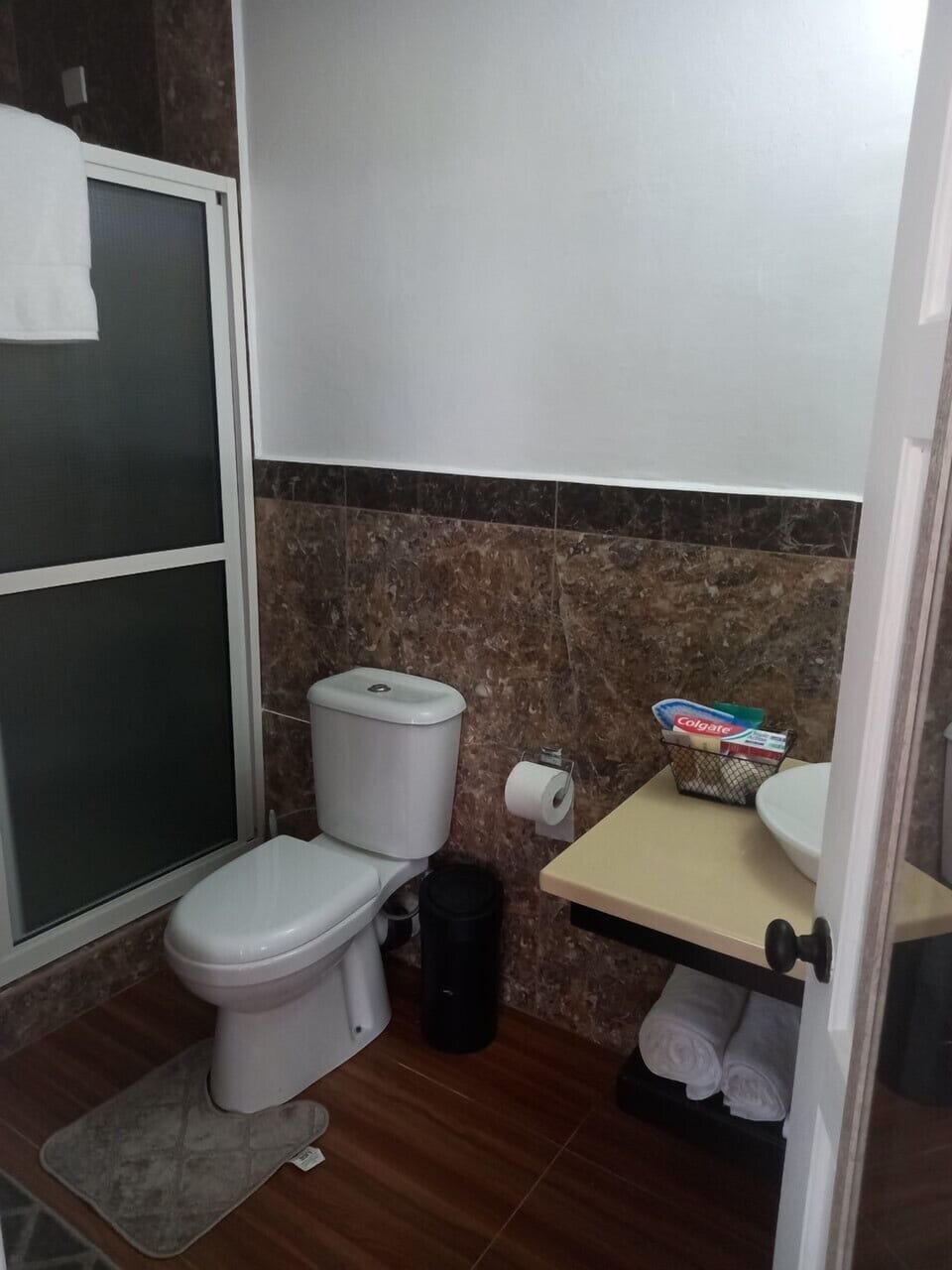 Studio | Bathroom