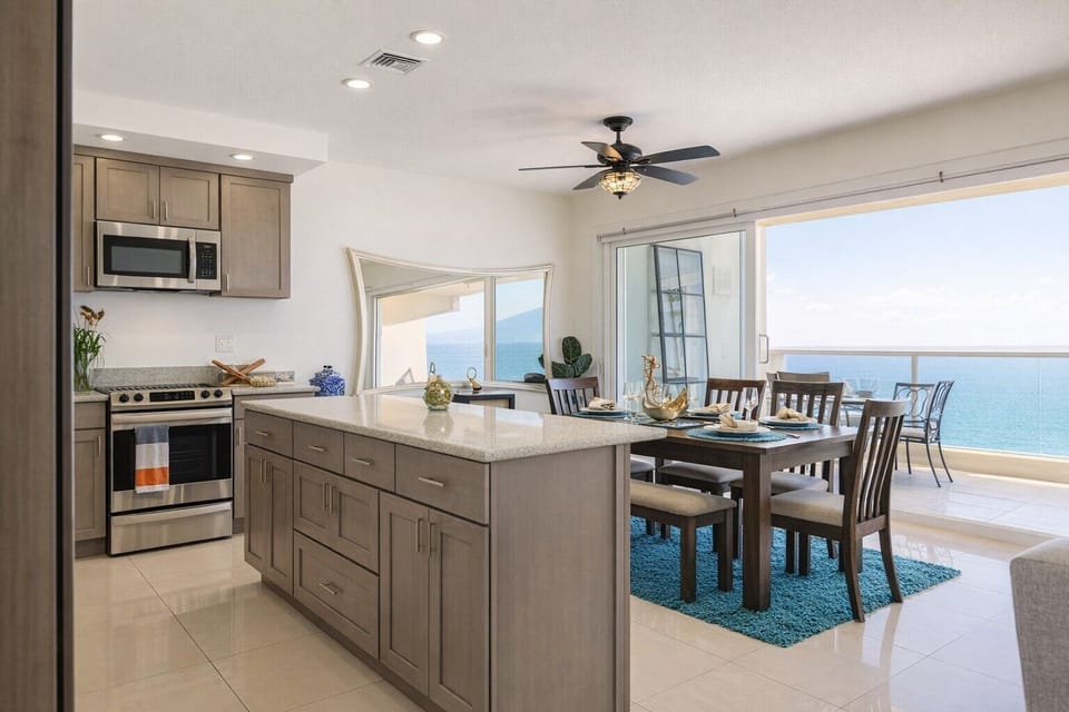 kitchen & dining room area