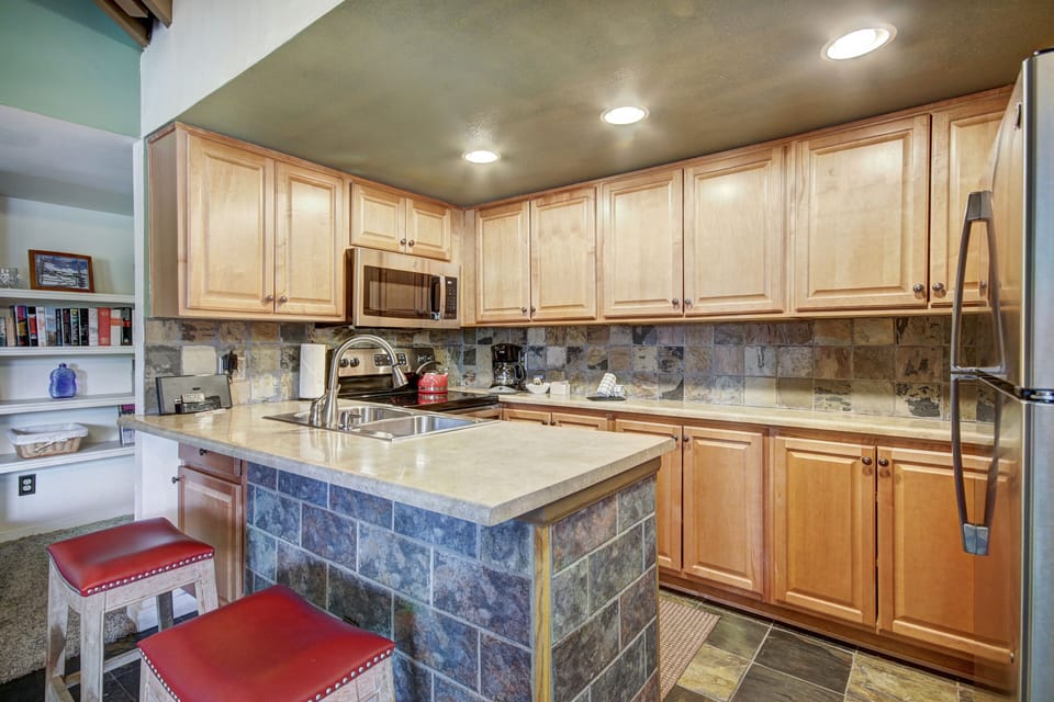 Condo, 2 Bedrooms | Private kitchen | Fridge, coffee/tea maker, toaster