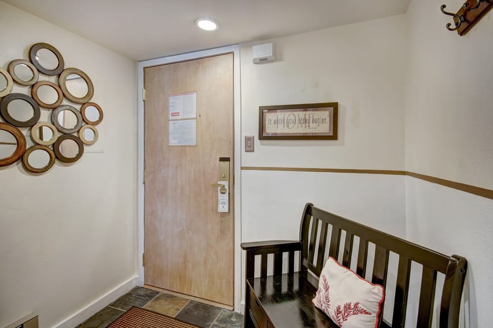 Condo, 2 Bedrooms | Interior