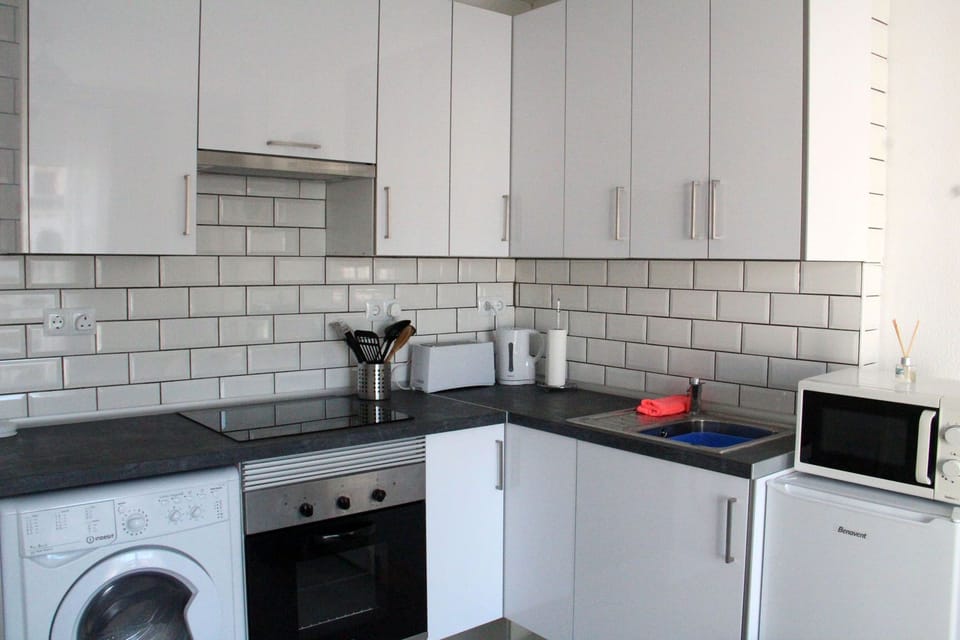 Fully fitted kitchen