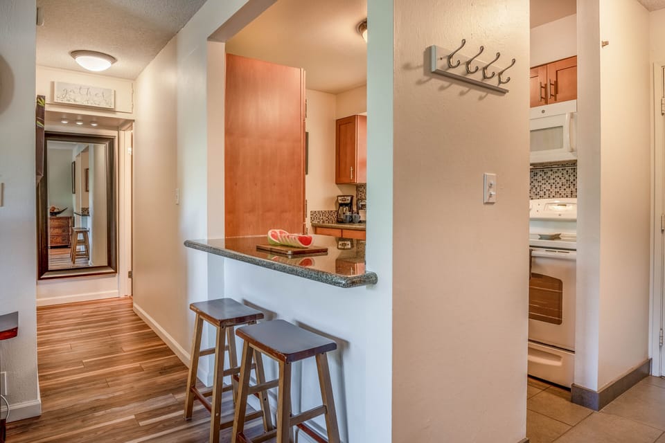 Hono Kai A11 Kitchen seating