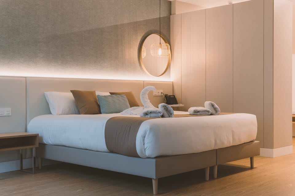 Down comforters, desk, soundproofing, WiFi (free)
