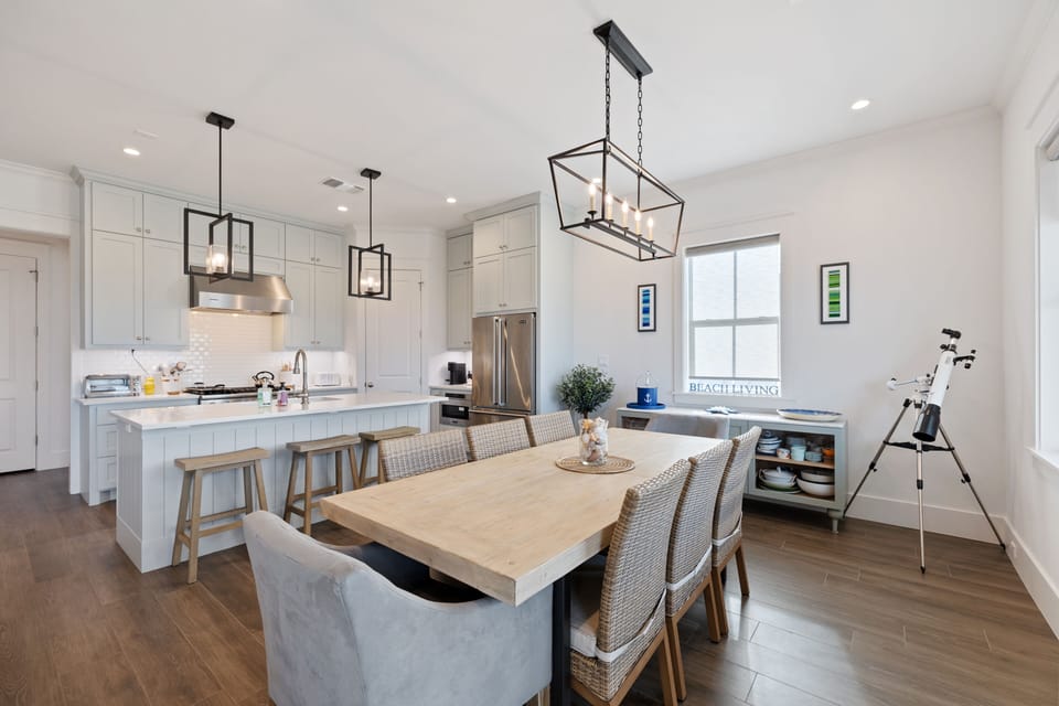 Dining Area - Seating for 8