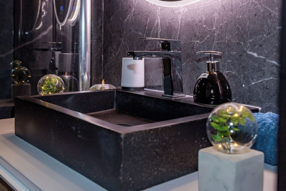 Bathroom amenities