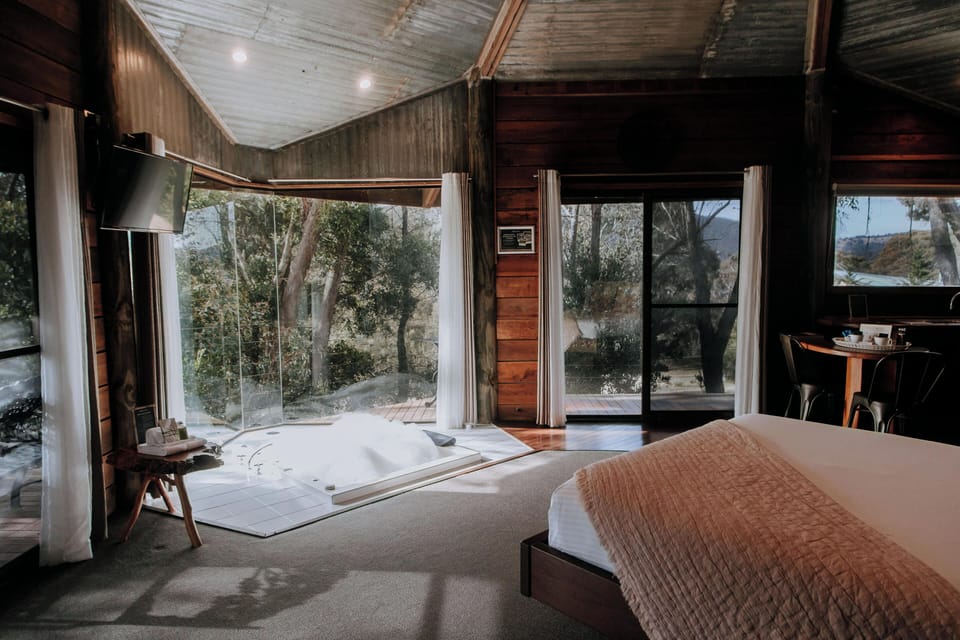 Signature Cabin | Down comforters, bed sheets