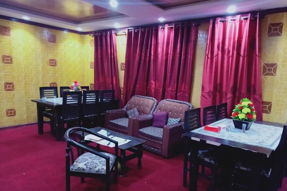 Room | Living area