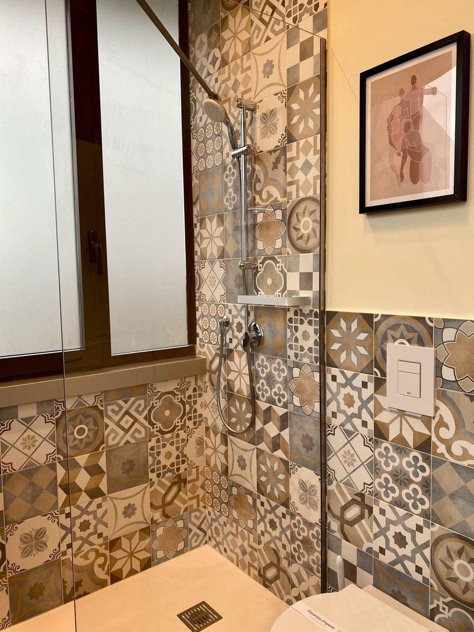 Comfort Single Room | Bathroom | Shower, free toiletries, hair dryer, slippers