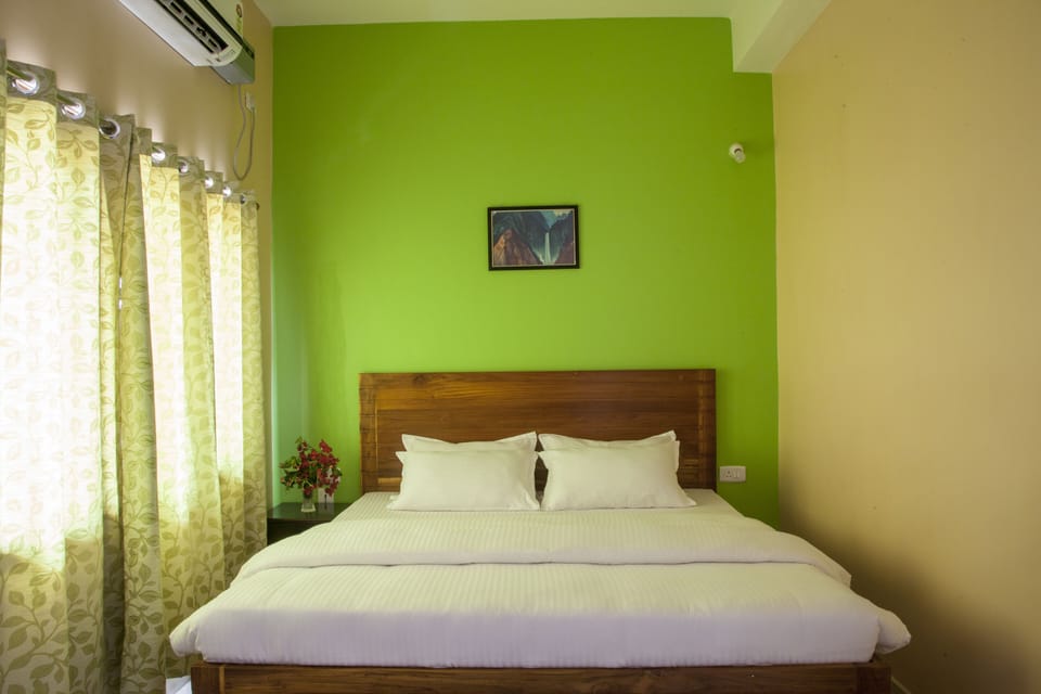Deluxe Room | Egyptian cotton sheets, premium bedding, WiFi (free), bed sheets