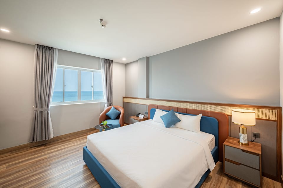 Executive Double Room | Premium bedding, minibar, desk, laptop workspace