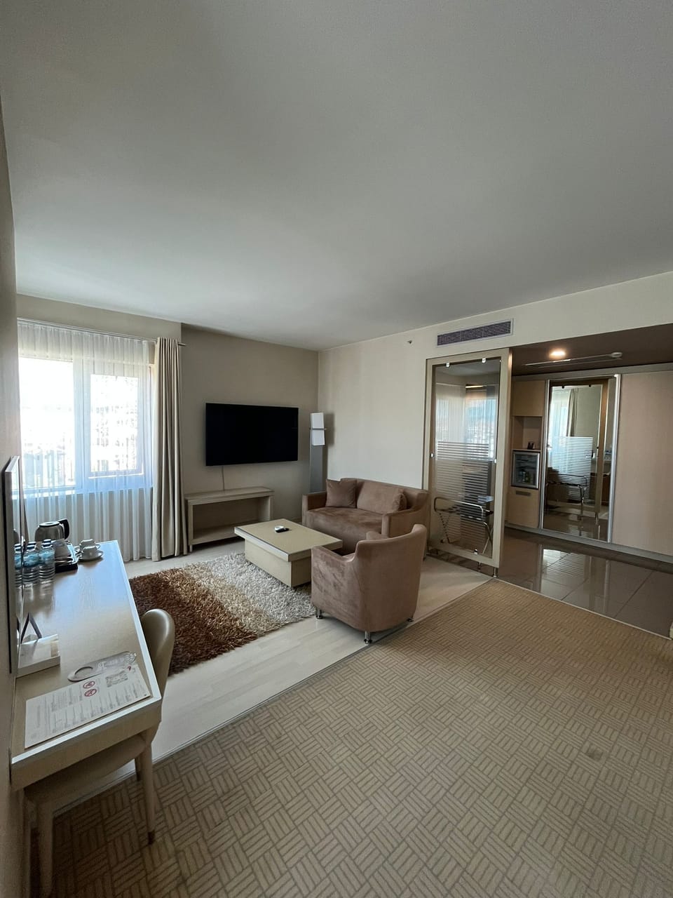 Junior Room | Minibar, free cribs/infant beds, rollaway beds, free WiFi