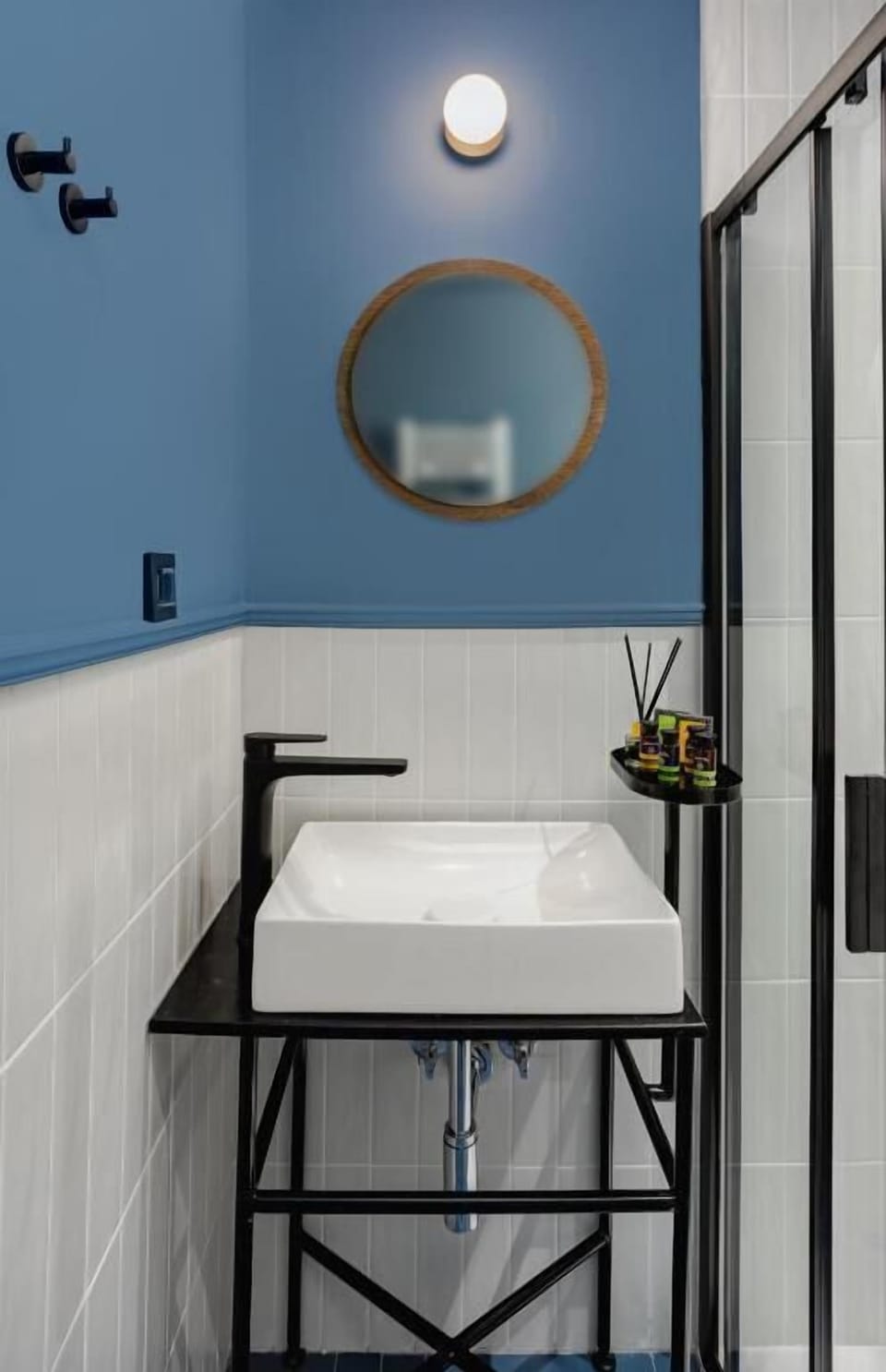 Deluxe Double Room | Bathroom | Shower, rainfall showerhead, designer toiletries, hair dryer