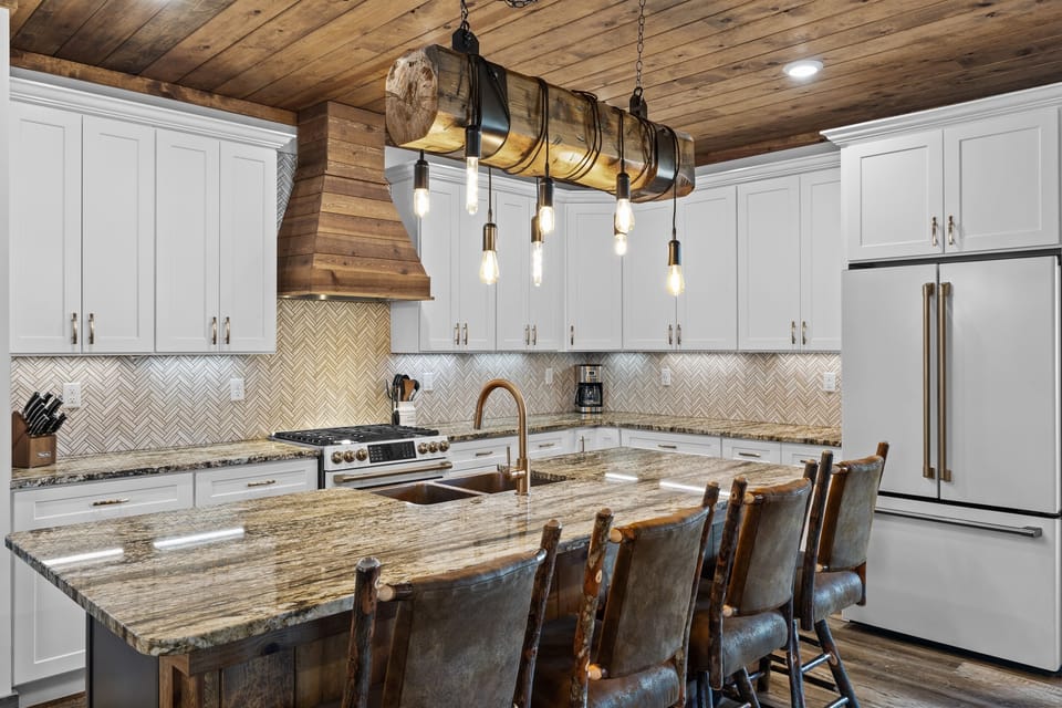 Kitchen with Granite Island