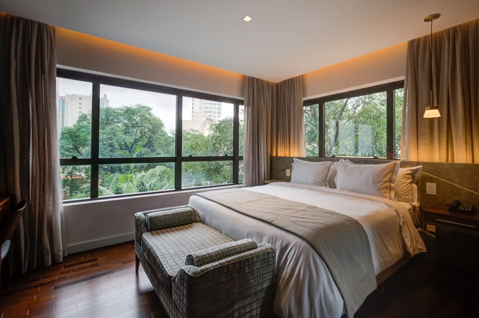 Premium Room, City View | Premium bedding, minibar, in-room safe, desk