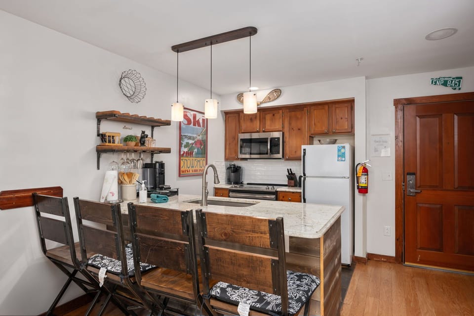 Cook and entertain in the fully equipped kitchen.