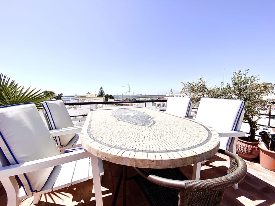 rooftop terrace for breakfast (option)