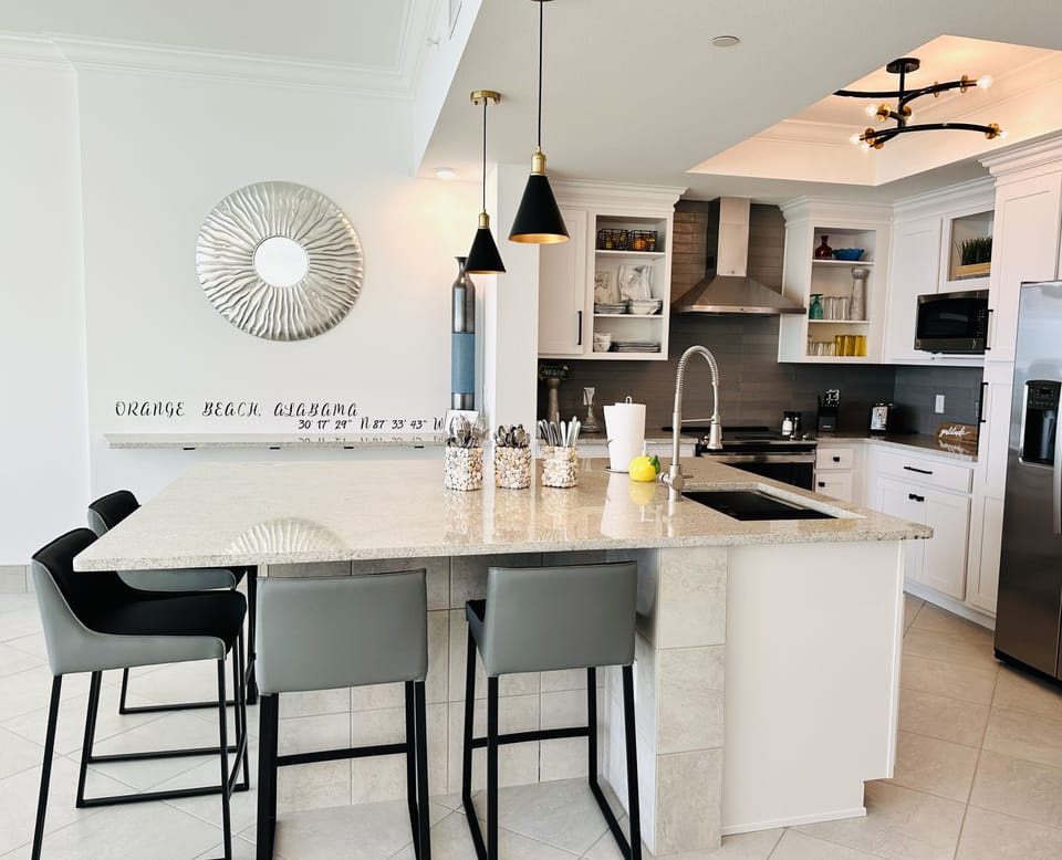 LARGE KITCHEN ISLAND FOR GATHERING AND EATING