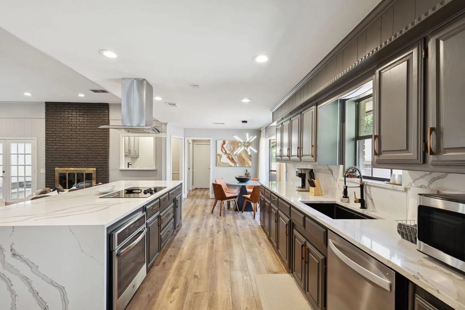 Fully stocked Chef's Kitchen