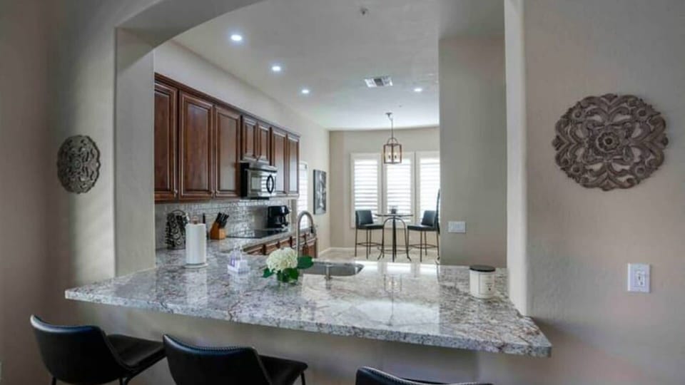 Studio (3 Bedrooms) | Private kitchen | Fridge, microwave, oven, blender
