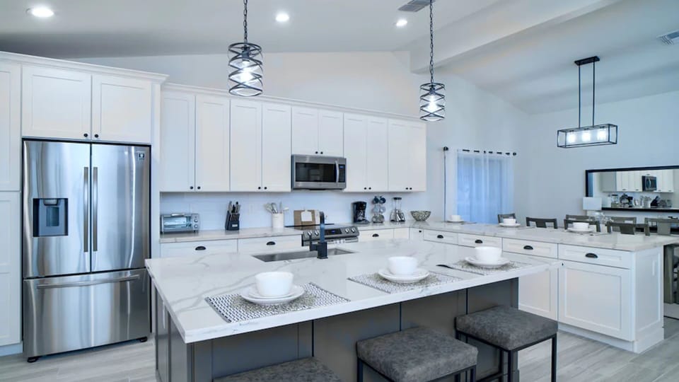 House (5 Bedrooms) | Private kitchen | Fridge, microwave, oven