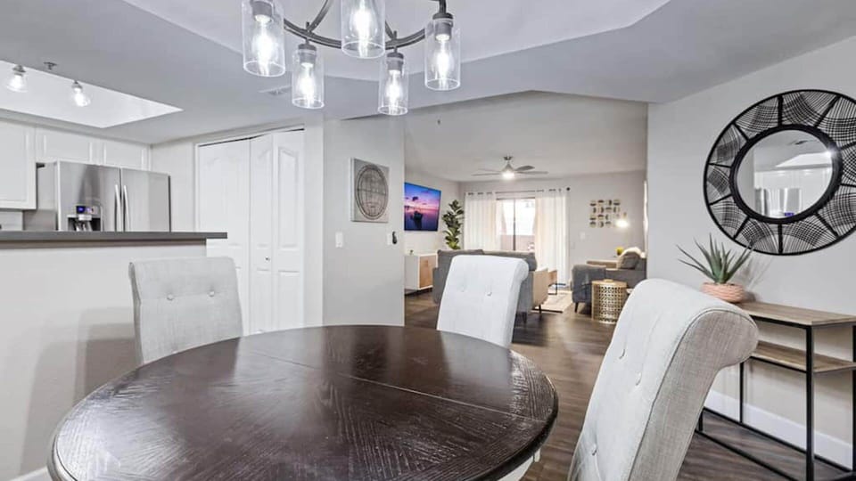 Condo (2 Bedrooms) | Interior