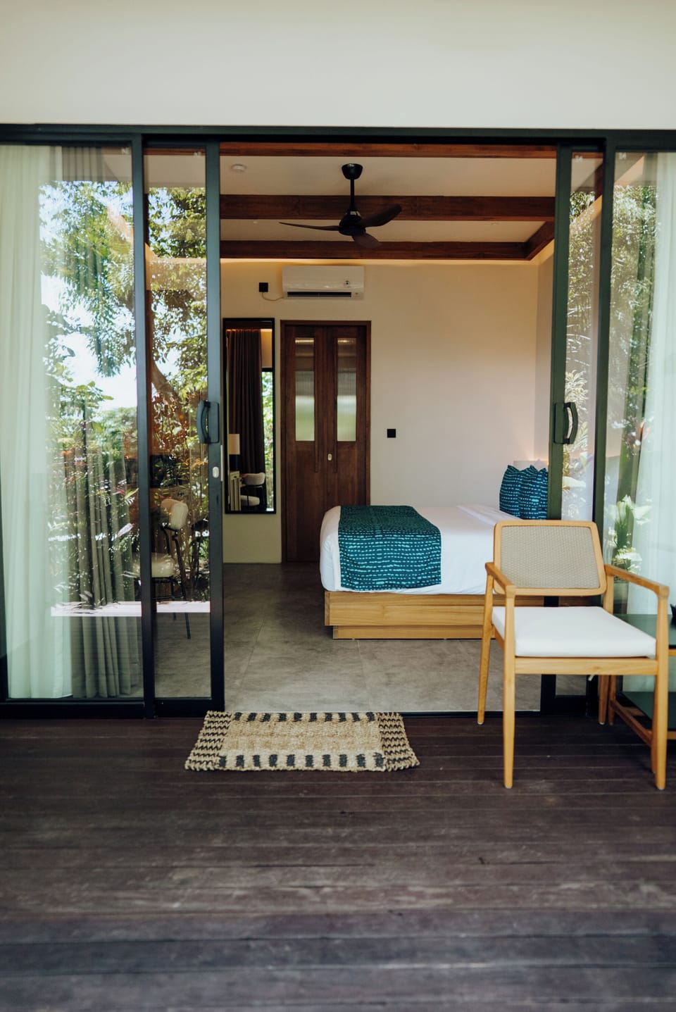Room, Garden View | Minibar, desk, soundproofing, iron/ironing board