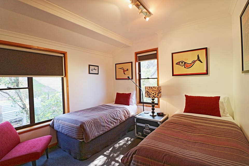 2nd Bedroom (Compressed)_L-1d0acf3f-5273-4af7-8e83-5aaf39333f83.jpg