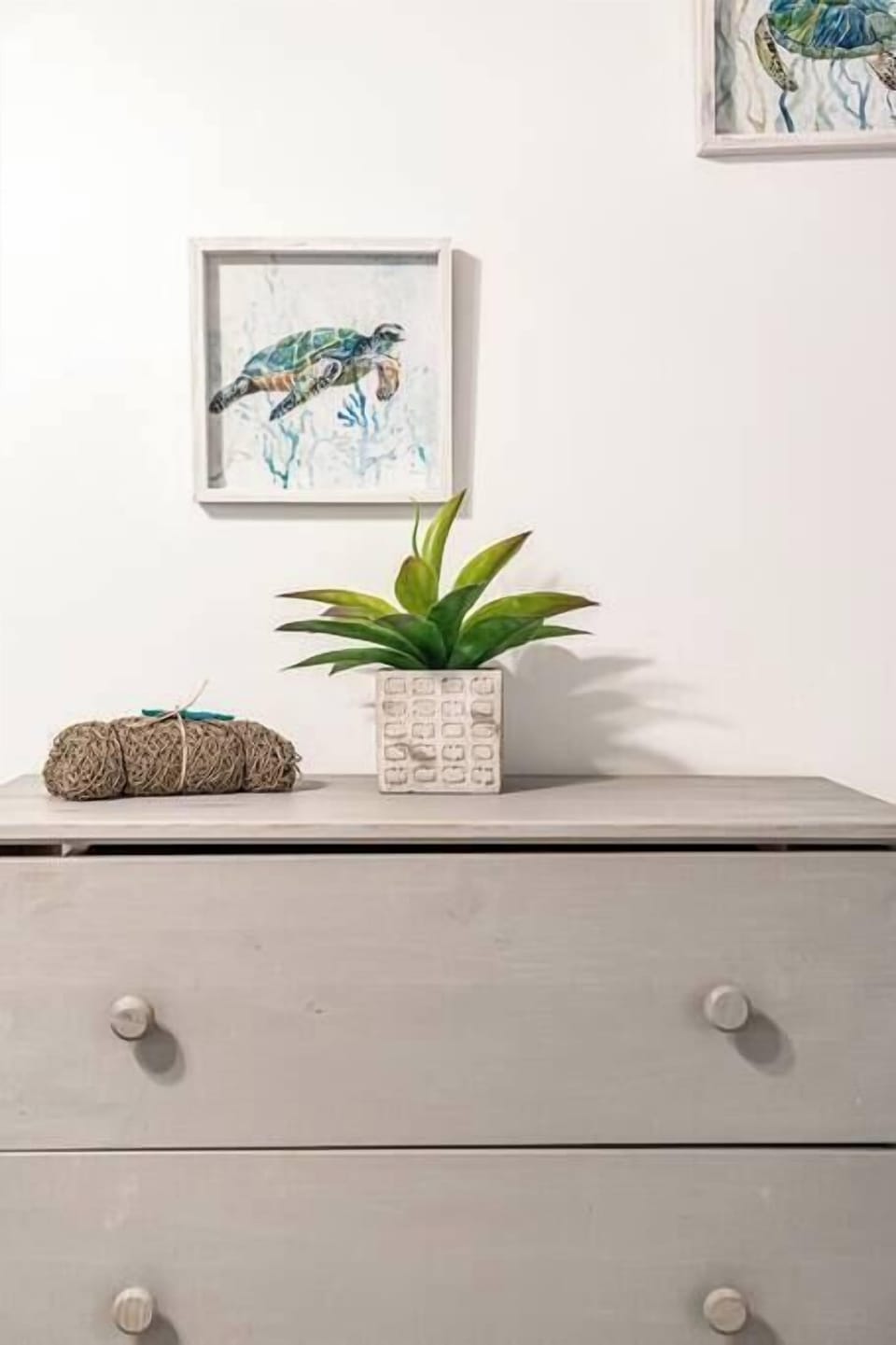 The house is equipped with elegant decorations.