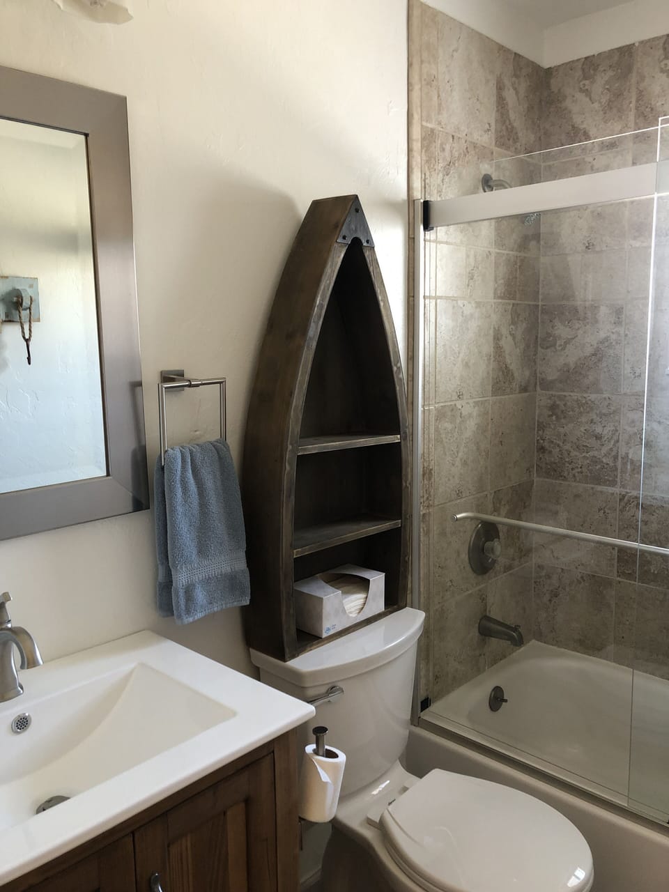 Guest Wing Bath
