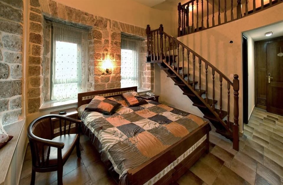 Family Room | In-room safe, desk, soundproofing, iron/ironing board