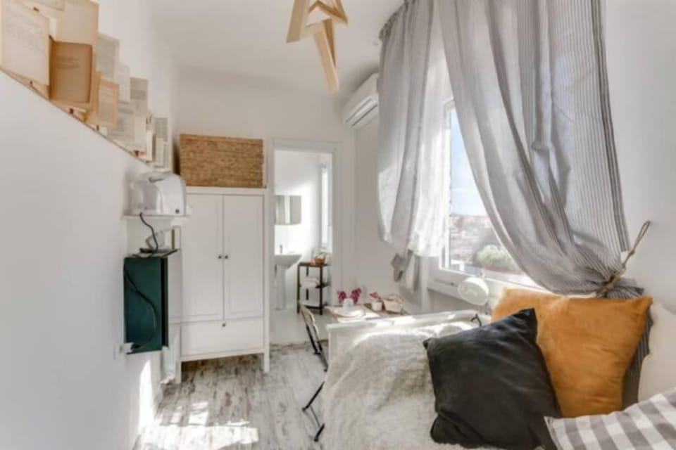 Single Room, Ensuite | Premium bedding, down comforters, free minibar, in-room safe