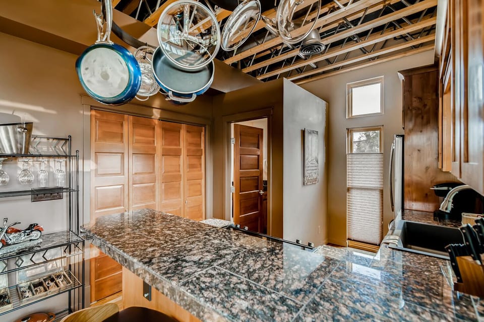 House, Multiple Beds, Patio, Garden View (325 Cherry St. (Unit 216)) | Private kitchen | Fridge, microwave, oven, stovetop